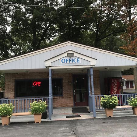 Pennswoods Inn Manheim Bagian luar foto