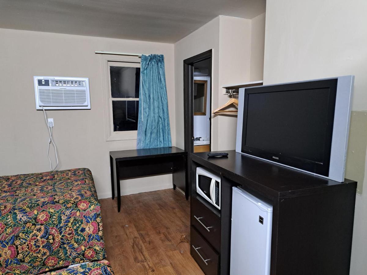 Pennswoods Inn Manheim Bagian luar foto