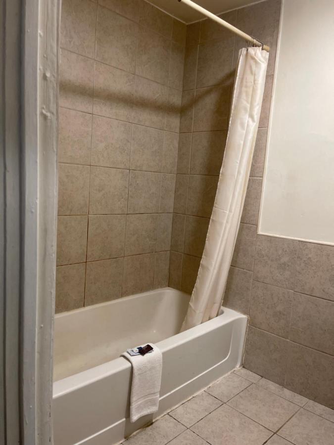 Pennswoods Inn Manheim Bagian luar foto