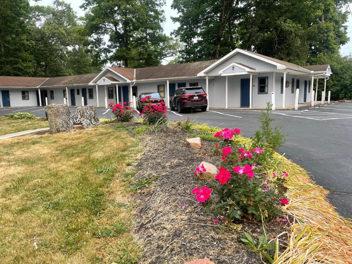 Pennswoods Inn Manheim Bagian luar foto