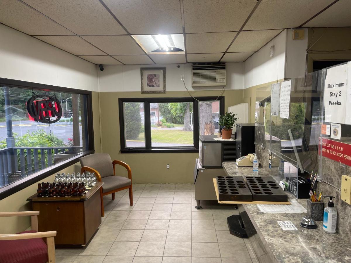 Pennswoods Inn Manheim Bagian luar foto