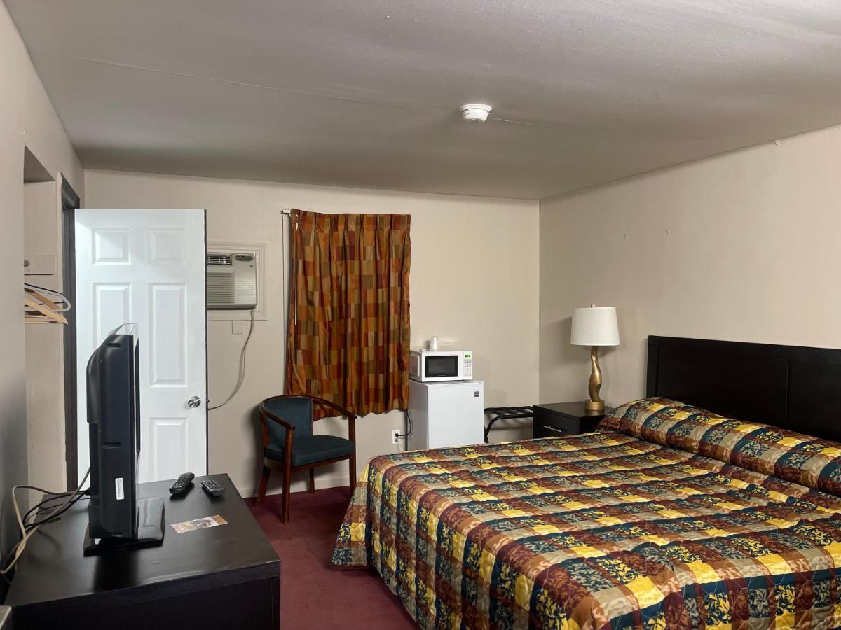 Pennswoods Inn Manheim Bagian luar foto