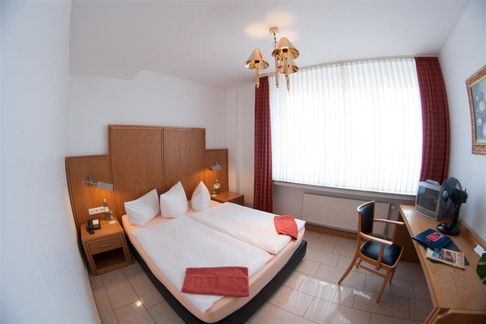 Pennswoods Inn Manheim Bagian luar foto