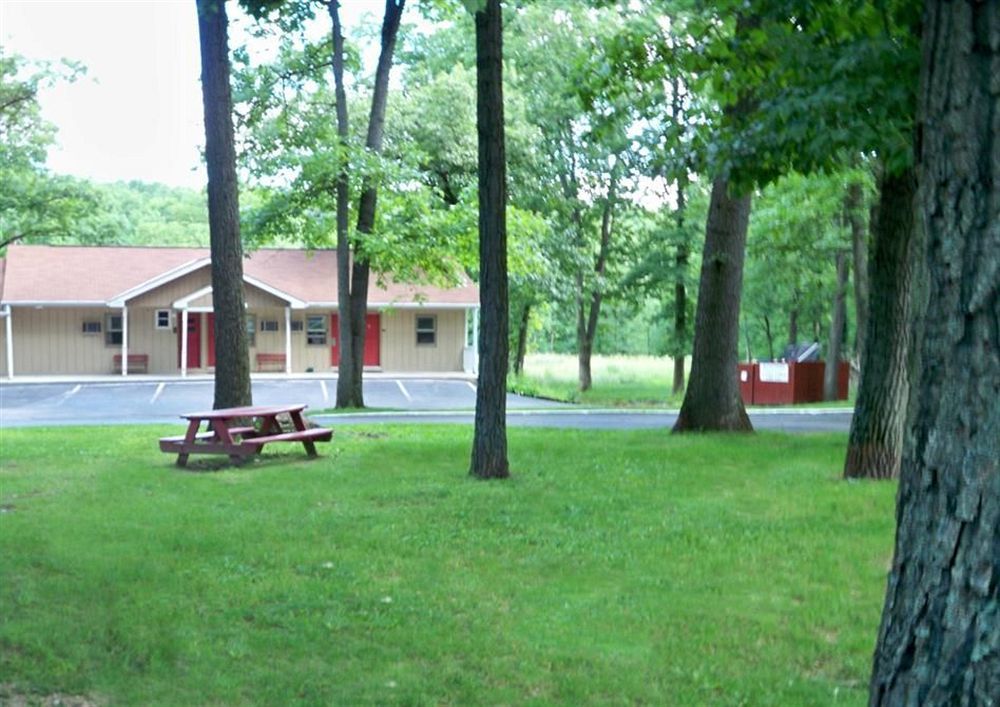 Pennswoods Inn Manheim Bagian luar foto